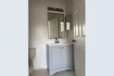 8835 S Isles Cir, Tamarac, FL 33321 - Photo 17