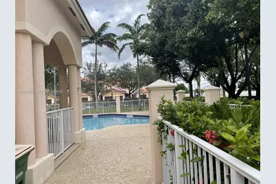 8835 S Isles Cir, Tamarac, FL 33321 - Photo 3