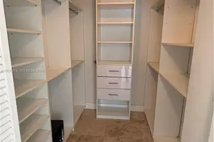 41 SE 5th St, Miami, FL 33131 - Photo 7