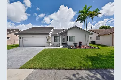 10407 NW 5th St, Plantation, FL 33324 - Photo 1