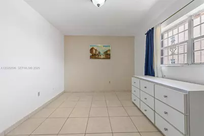 440 E 23rd St #1405, Hialeah, FL 33013 - Photo 15