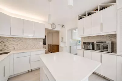 [Address not provided], North Miami, FL 33161 - Photo 5
