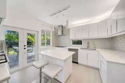 860 NE 127th St, North Miami, FL 33161 - Photo 3