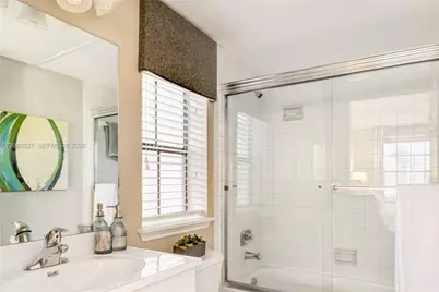 6503 N Military Trl #Valencia, Boca Raton, FL 33496 - Photo 17