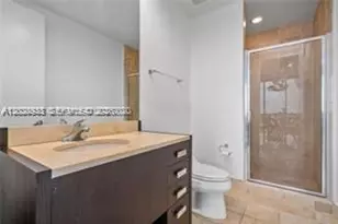 18201 Collins Ave, Sunny Isles Beach, FL 33160 - Photo 9