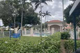 8835 S Isles Cir, Tamarac, FL 33321 - Photo 9