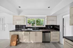 1100 N Shore Dr, Miami Beach, FL 33141 - Photo 21