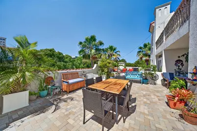 323 Navarre Ave #403, Coral Gables, FL 33134 - Photo 7