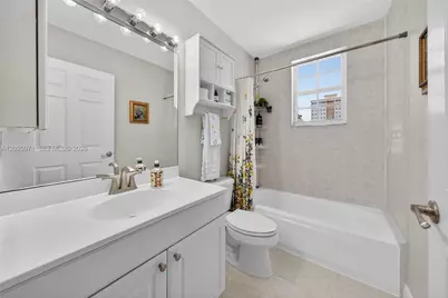 323 Navarre Ave #403, Coral Gables, FL 33134 - Photo 23