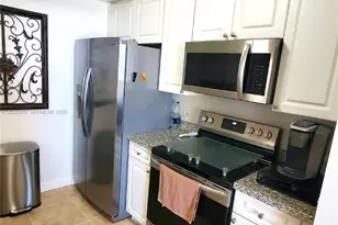 900 SW 8th St, Miami, FL 33130 - Photo 15