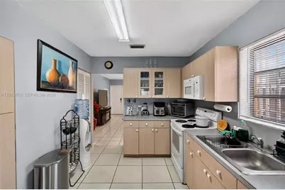 9113 SW 9th Ter #A, Miami, FL 33174 - Photo 9