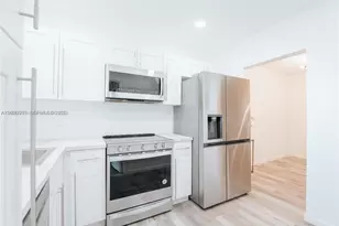 2041 NW 81st Ave, Pembroke Pines, FL 33024 - Photo 3