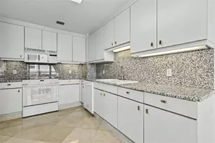 10101 Collins Ave, Bal Harbour, FL 33154 - Photo 23