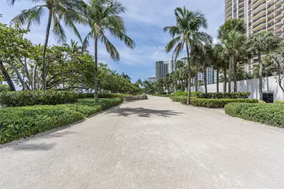 10101 Collins Ave #18C + CABANA, Bal Harbour, FL 33154 - Photo 71