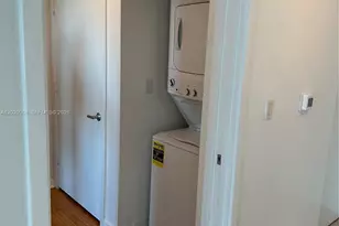 325 S Biscayne Bl, Miami, FL 33131 - Photo 13