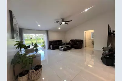 1590 Orion Ln, Weston, FL 33327 - Photo 9