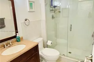100 Bayview Dr, Sunny Isles Beach, FL 33160 - Photo 13