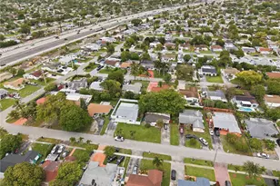 7051 SW 29th St, Miramar, FL 33023 - Photo 23