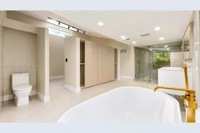 2765 NE 35th Dr, Fort Lauderdale, FL 33308 - Photo 29