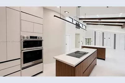 2765 NE 35th Dr, Fort Lauderdale, FL 33308 - Photo 13