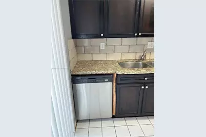 1136 NE 210th Ter #1136, Miami, FL 33179 - Photo 3