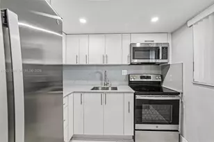 6575 W 4th Ave, Hialeah, FL 33012 - Photo 9