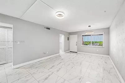 6575 W 4th Ave #507, Hialeah, FL 33012 - Photo 7