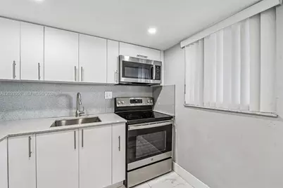 6575 W 4th Ave #507, Hialeah, FL 33012 - Photo 11