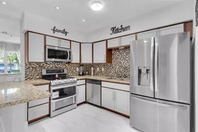 2340 SW 15th St, Fort Lauderdale, FL 33312 - Photo 9