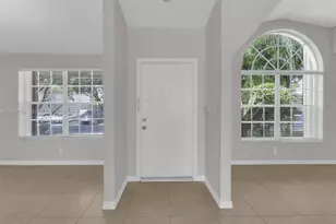 10635 NW 54th St, Doral, FL 33178 - Photo 9