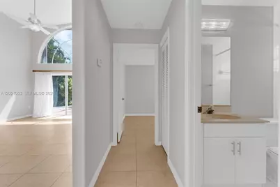 10635 NW 54th St, Doral, FL 33178 - Photo 21