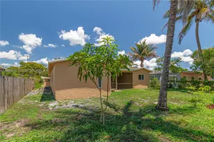 4981 SW 7th St, Margate, FL 33068 - Photo 9