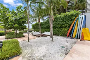 2457 Collins Ave, Miami Beach, FL 33140 - Photo 29