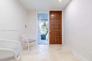 19 Portside Dr, Fort Lauderdale, FL 33316 - Photo 11