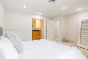 19 Portside Dr, Fort Lauderdale, FL 33316 - Photo 21