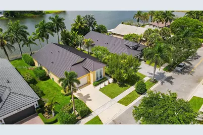 16350 SW 11th St, Pembroke Pines, FL 33027 - Photo 11
