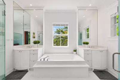 442 Ridgewood Rd, Key Biscayne, FL 33149 - Photo 19