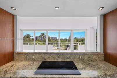 400 S Pointe Dr #409, Miami Beach, FL 33139 - Photo 13