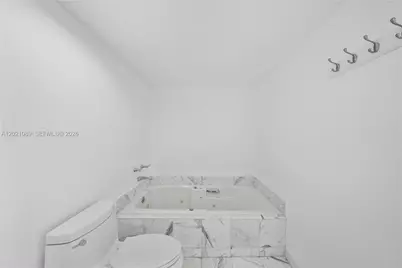 400 S Pointe Dr #409, Miami Beach, FL 33139 - Photo 27