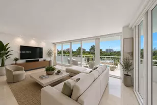 400 South Pointe Dr, Miami Beach, FL 33139 - Photo 1