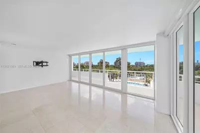 400 S Pointe Dr #409, Miami Beach, FL 33139 - Photo 7