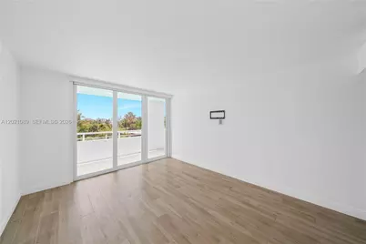 400 S Pointe Dr #409, Miami Beach, FL 33139 - Photo 25