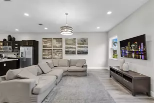 12427 NW 18th Ct, Pembroke Pines, FL 33028 - Photo 17