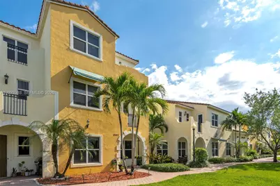 12427 NW 18th Ct, Pembroke Pines, FL 33028 - Photo 3