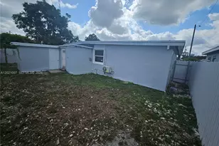528 NW 10th St, Florida City, FL 33034 - Photo 11
