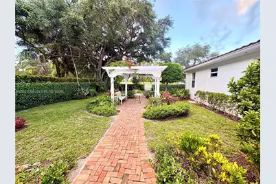 37 Deer Run, Miami Springs, FL 33166 - Photo 51