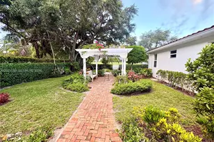37 Deer Run, Miami Springs, FL 33166 - Photo 51