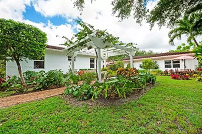 37 Deer Run, Miami Springs, FL 33166 - Photo 47