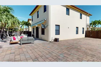 8610 NW 101st Pl, Doral, FL 33178 - Photo 39