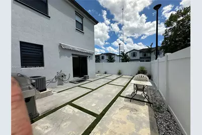 20352 NW 6th Ave, Miami Gardens, FL 33169 - Photo 21